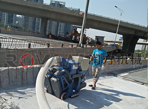 路麵拋丸機在（zài）濟南東二環施工現場
